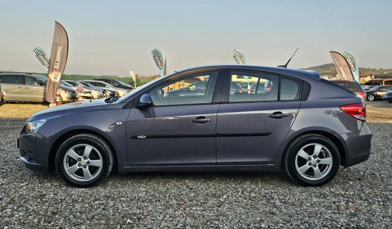 Chevrolet Cruze 1.6 LT full