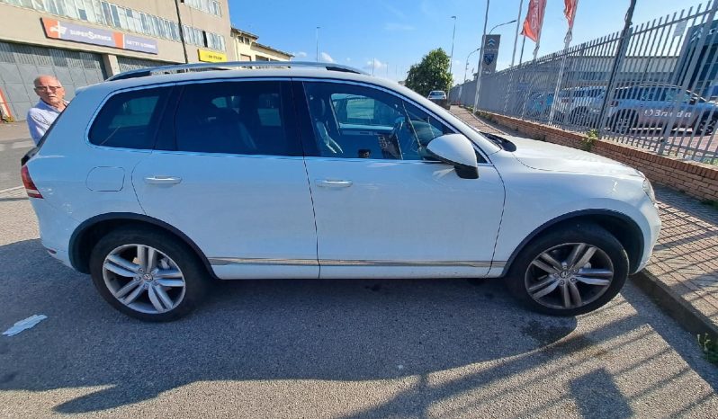 Volkswagen Touareg 3.0 TDI full