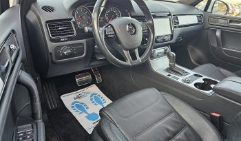 Volkswagen Touareg 3.0 TDI full