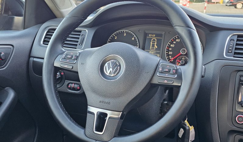 Volkswagen Jetta 1.6 TDI full