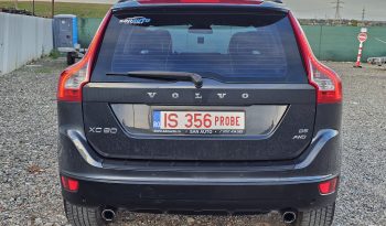 Volvo XC60 2.4 D5 Momentum AWD full