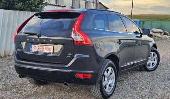 Volvo XC60 2.4 D5 Momentum AWD full