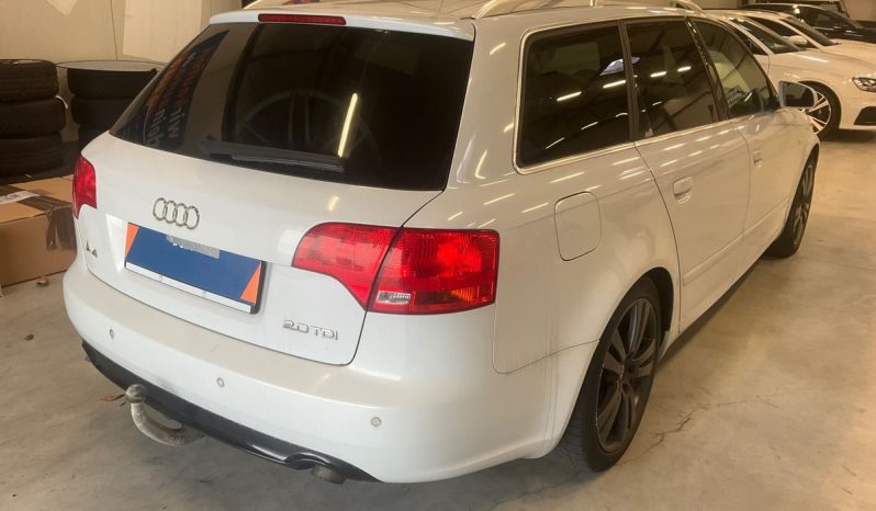 Audi A4 2.0 TDI full